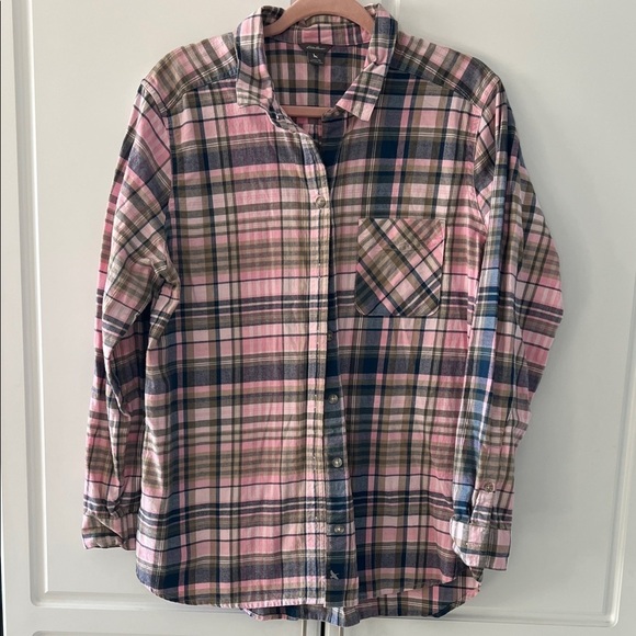 Eddie Bauer Tops - Eddie Bauer long sleeve soft button down shirt